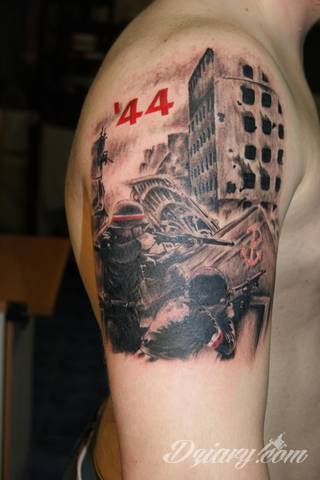 Modne tatuaże patriotyczne nawiązujące do chlubnej historii, wydarzeń z przeszłości czy podkreślające siłę i potencjał Polski. Nowoczesna forma podkreślenia swojego niesłabnącego patriotyzmu - coraz lepiej dostosowana formatami do obu płci. 