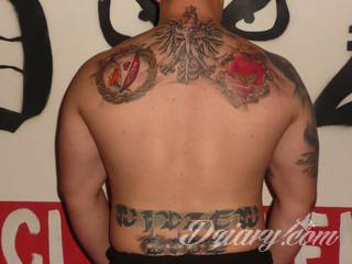 Modne tatuaże patriotyczne nawiązujące do chlubnej historii, wydarzeń z przeszłości czy podkreślające siłę i potencjał Polski. Nowoczesna forma podkreślenia swojego niesłabnącego patriotyzmu - coraz lepiej dostosowana formatami do obu płci. 