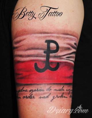 Modne tatuaże patriotyczne nawiązujące do chlubnej historii, wydarzeń z przeszłości czy podkreślające siłę i potencjał Polski. Nowoczesna forma podkreślenia swojego niesłabnącego patriotyzmu - coraz lepiej dostosowana formatami do obu płci. 