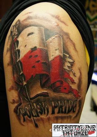 Modne tatuaże patriotyczne nawiązujące do chlubnej historii, wydarzeń z przeszłości czy podkreślające siłę i potencjał Polski. Nowoczesna forma podkreślenia swojego niesłabnącego patriotyzmu - coraz lepiej dostosowana formatami do obu płci. 