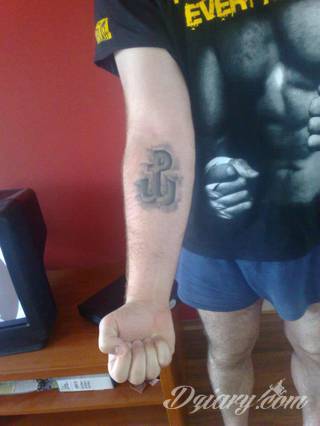 Modne tatuaże patriotyczne nawiązujące do chlubnej historii, wydarzeń z przeszłości czy podkreślające siłę i potencjał Polski. Nowoczesna forma podkreślenia swojego niesłabnącego patriotyzmu - coraz lepiej dostosowana formatami do obu płci. 