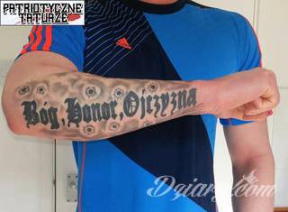 Modne tatuaże patriotyczne nawiązujące do chlubnej historii, wydarzeń z przeszłości czy podkreślające siłę i potencjał Polski. Nowoczesna forma podkreślenia swojego niesłabnącego patriotyzmu - coraz lepiej dostosowana formatami do obu płci. 