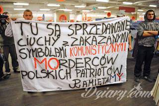 Modne tatuaże patriotyczne nawiązujące do chlubnej historii, wydarzeń z przeszłości czy podkreślające siłę i potencjał Polski. Nowoczesna forma podkreślenia swojego niesłabnącego patriotyzmu - coraz lepiej dostosowana formatami do obu płci. 