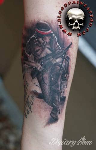 Modne tatuaże patriotyczne nawiązujące do chlubnej historii, wydarzeń z przeszłości czy podkreślające siłę i potencjał Polski. Nowoczesna forma podkreślenia swojego niesłabnącego patriotyzmu - coraz lepiej dostosowana formatami do obu płci. 