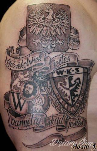 Modne tatuaże patriotyczne nawiązujące do chlubnej historii, wydarzeń z przeszłości czy podkreślające siłę i potencjał Polski. Nowoczesna forma podkreślenia swojego niesłabnącego patriotyzmu - coraz lepiej dostosowana formatami do obu płci. 