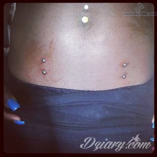 Tatuaże modyfikujące ciało - nie tylko dla osób ceniących sobie alternatywny styl bycia. Dobrze wykonane tatuaże łączące grafikę i pierścienie czy kolczyki stanowią intrygującą kompozycję na każdym fragmencie skóry; szczególnie w miejscach zazwyczaj zakrytych. 