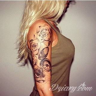 Niesamowite w swojej formie tatuaże-rękawy zajmują cała powierzchnię ramiona i przedramiona. Tworzą jednolitą zdobiącą ciało całość. Taki graficzny rękaw na skórze to tatuaż szczególnie ciekawy w przypadku aktywnych, silnych mężczyzn. 