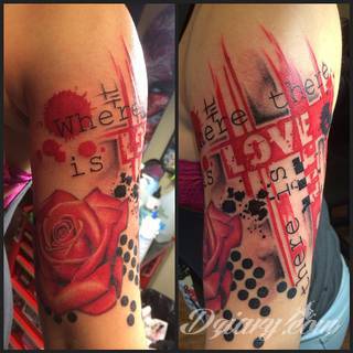 Niesamowite w swojej formie tatuaże-rękawy zajmują cała powierzchnię ramiona i przedramiona. Tworzą jednolitą zdobiącą ciało całość. Taki graficzny rękaw na skórze to tatuaż szczególnie ciekawy w przypadku aktywnych, silnych mężczyzn. 