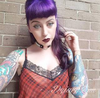 Niesamowite w swojej formie tatuaże-rękawy zajmują cała powierzchnię ramiona i przedramiona. Tworzą jednolitą zdobiącą ciało całość. Taki graficzny rękaw na skórze to tatuaż szczególnie ciekawy w przypadku aktywnych, silnych mężczyzn. 