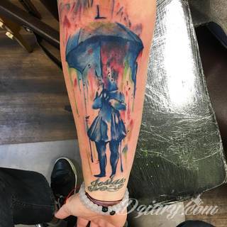 Niesamowite w swojej formie tatuaże-rękawy zajmują cała powierzchnię ramiona i przedramiona. Tworzą jednolitą zdobiącą ciało całość. Taki graficzny rękaw na skórze to tatuaż szczególnie ciekawy w przypadku aktywnych, silnych mężczyzn. 