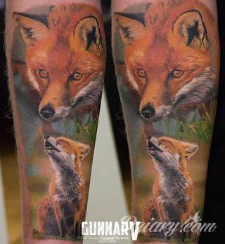 Niesamowite w swojej formie tatuaże-rękawy zajmują cała powierzchnię ramiona i przedramiona. Tworzą jednolitą zdobiącą ciało całość. Taki graficzny rękaw na skórze to tatuaż szczególnie ciekawy w przypadku aktywnych, silnych mężczyzn. 