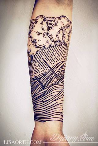 Niesamowite w swojej formie tatuaże-rękawy zajmują cała powierzchnię ramiona i przedramiona. Tworzą jednolitą zdobiącą ciało całość. Taki graficzny rękaw na skórze to tatuaż szczególnie ciekawy w przypadku aktywnych, silnych mężczyzn. 