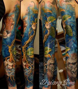 Niesamowite w swojej formie tatuaże-rękawy zajmują cała powierzchnię ramiona i przedramiona. Tworzą jednolitą zdobiącą ciało całość. Taki graficzny rękaw na skórze to tatuaż szczególnie ciekawy w przypadku aktywnych, silnych mężczyzn. 