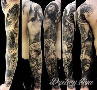 Niesamowite w swojej formie tatuaże-rękawy zajmują cała powierzchnię ramiona i przedramiona. Tworzą jednolitą zdobiącą ciało całość. Taki graficzny rękaw na skórze to tatuaż szczególnie ciekawy w przypadku aktywnych, silnych mężczyzn. 