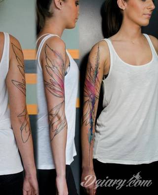 Niesamowite w swojej formie tatuaże-rękawy zajmują cała powierzchnię ramiona i przedramiona. Tworzą jednolitą zdobiącą ciało całość. Taki graficzny rękaw na skórze to tatuaż szczególnie ciekawy w przypadku aktywnych, silnych mężczyzn. 