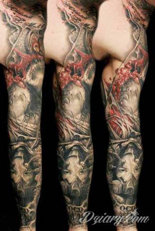 Niesamowite w swojej formie tatuaże-rękawy zajmują cała powierzchnię ramiona i przedramiona. Tworzą jednolitą zdobiącą ciało całość. Taki graficzny rękaw na skórze to tatuaż szczególnie ciekawy w przypadku aktywnych, silnych mężczyzn. 