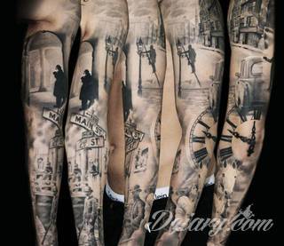 Niesamowite w swojej formie tatuaże-rękawy zajmują cała powierzchnię ramiona i przedramiona. Tworzą jednolitą zdobiącą ciało całość. Taki graficzny rękaw na skórze to tatuaż szczególnie ciekawy w przypadku aktywnych, silnych mężczyzn. 