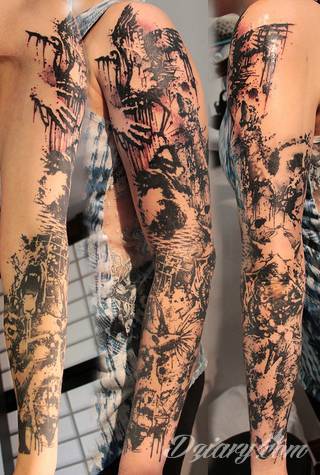 Niesamowite w swojej formie tatuaże-rękawy zajmują cała powierzchnię ramiona i przedramiona. Tworzą jednolitą zdobiącą ciało całość. Taki graficzny rękaw na skórze to tatuaż szczególnie ciekawy w przypadku aktywnych, silnych mężczyzn. 
