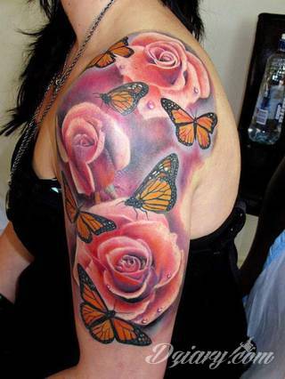 Niesamowite w swojej formie tatuaże-rękawy zajmują cała powierzchnię ramiona i przedramiona. Tworzą jednolitą zdobiącą ciało całość. Taki graficzny rękaw na skórze to tatuaż szczególnie ciekawy w przypadku aktywnych, silnych mężczyzn. 