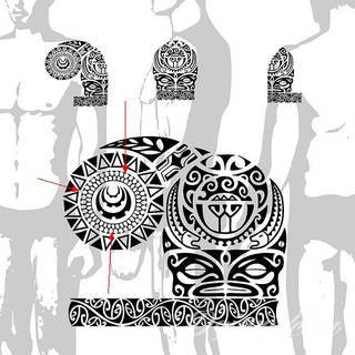 Niesamowite w swojej formie tatuaże-rękawy zajmują cała powierzchnię ramiona i przedramiona. Tworzą jednolitą zdobiącą ciało całość. Taki graficzny rękaw na skórze to tatuaż szczególnie ciekawy w przypadku aktywnych, silnych mężczyzn. 