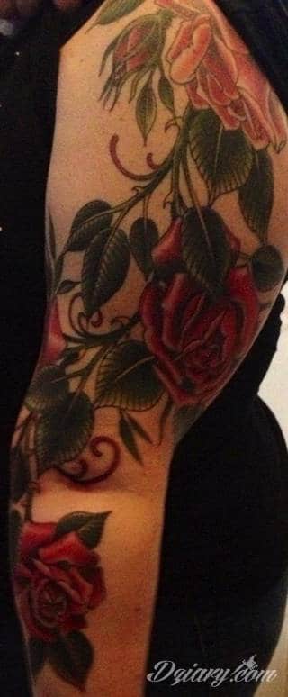 Niesamowite w swojej formie tatuaże-rękawy zajmują cała powierzchnię ramiona i przedramiona. Tworzą jednolitą zdobiącą ciało całość. Taki graficzny rękaw na skórze to tatuaż szczególnie ciekawy w przypadku aktywnych, silnych mężczyzn. 