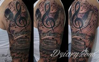 Niesamowite w swojej formie tatuaże-rękawy zajmują cała powierzchnię ramiona i przedramiona. Tworzą jednolitą zdobiącą ciało całość. Taki graficzny rękaw na skórze to tatuaż szczególnie ciekawy w przypadku aktywnych, silnych mężczyzn. 