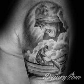 Niesamowite w swojej formie tatuaże-rękawy zajmują cała powierzchnię ramiona i przedramiona. Tworzą jednolitą zdobiącą ciało całość. Taki graficzny rękaw na skórze to tatuaż szczególnie ciekawy w przypadku aktywnych, silnych mężczyzn. 