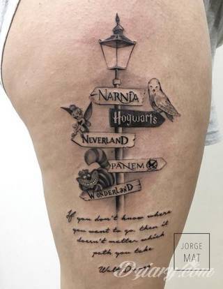 Niesamowite w swojej formie tatuaże-rękawy zajmują cała powierzchnię ramiona i przedramiona. Tworzą jednolitą zdobiącą ciało całość. Taki graficzny rękaw na skórze to tatuaż szczególnie ciekawy w przypadku aktywnych, silnych mężczyzn. 