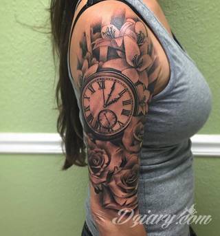 Niesamowite w swojej formie tatuaże-rękawy zajmują cała powierzchnię ramiona i przedramiona. Tworzą jednolitą zdobiącą ciało całość. Taki graficzny rękaw na skórze to tatuaż szczególnie ciekawy w przypadku aktywnych, silnych mężczyzn. 