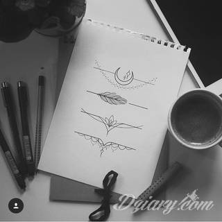 Niesamowite w swojej formie tatuaże-rękawy zajmują cała powierzchnię ramiona i przedramiona. Tworzą jednolitą zdobiącą ciało całość. Taki graficzny rękaw na skórze to tatuaż szczególnie ciekawy w przypadku aktywnych, silnych mężczyzn. 