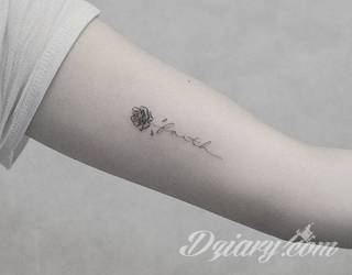 Niesamowite w swojej formie tatuaże-rękawy zajmują cała powierzchnię ramiona i przedramiona. Tworzą jednolitą zdobiącą ciało całość. Taki graficzny rękaw na skórze to tatuaż szczególnie ciekawy w przypadku aktywnych, silnych mężczyzn. 