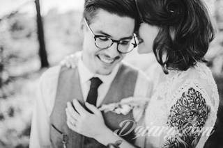 Niesamowite w swojej formie tatuaże-rękawy zajmują cała powierzchnię ramiona i przedramiona. Tworzą jednolitą zdobiącą ciało całość. Taki graficzny rękaw na skórze to tatuaż szczególnie ciekawy w przypadku aktywnych, silnych mężczyzn. 