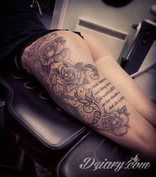 Niesamowite w swojej formie tatuaże-rękawy zajmują cała powierzchnię ramiona i przedramiona. Tworzą jednolitą zdobiącą ciało całość. Taki graficzny rękaw na skórze to tatuaż szczególnie ciekawy w przypadku aktywnych, silnych mężczyzn. 