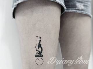 Niesamowite w swojej formie tatuaże-rękawy zajmują cała powierzchnię ramiona i przedramiona. Tworzą jednolitą zdobiącą ciało całość. Taki graficzny rękaw na skórze to tatuaż szczególnie ciekawy w przypadku aktywnych, silnych mężczyzn. 