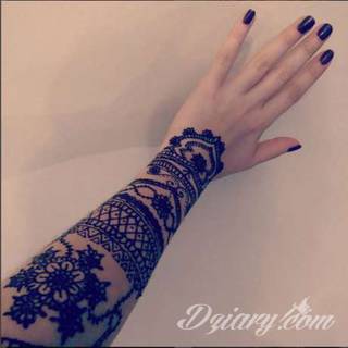 Niesamowite w swojej formie tatuaże-rękawy zajmują cała powierzchnię ramiona i przedramiona. Tworzą jednolitą zdobiącą ciało całość. Taki graficzny rękaw na skórze to tatuaż szczególnie ciekawy w przypadku aktywnych, silnych mężczyzn. 