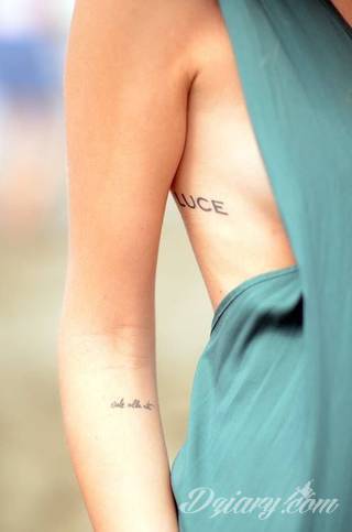 Niesamowite w swojej formie tatuaże-rękawy zajmują cała powierzchnię ramiona i przedramiona. Tworzą jednolitą zdobiącą ciało całość. Taki graficzny rękaw na skórze to tatuaż szczególnie ciekawy w przypadku aktywnych, silnych mężczyzn. 