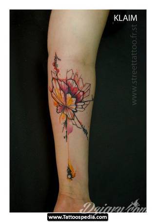 Niesamowite w swojej formie tatuaże-rękawy zajmują cała powierzchnię ramiona i przedramiona. Tworzą jednolitą zdobiącą ciało całość. Taki graficzny rękaw na skórze to tatuaż szczególnie ciekawy w przypadku aktywnych, silnych mężczyzn. 