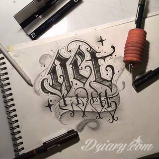 Niesamowite w swojej formie tatuaże-rękawy zajmują cała powierzchnię ramiona i przedramiona. Tworzą jednolitą zdobiącą ciało całość. Taki graficzny rękaw na skórze to tatuaż szczególnie ciekawy w przypadku aktywnych, silnych mężczyzn. 