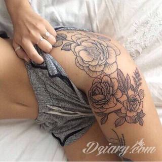 Niesamowite w swojej formie tatuaże-rękawy zajmują cała powierzchnię ramiona i przedramiona. Tworzą jednolitą zdobiącą ciało całość. Taki graficzny rękaw na skórze to tatuaż szczególnie ciekawy w przypadku aktywnych, silnych mężczyzn. 