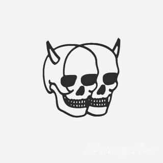 Niesamowite w swojej formie tatuaże-rękawy zajmują cała powierzchnię ramiona i przedramiona. Tworzą jednolitą zdobiącą ciało całość. Taki graficzny rękaw na skórze to tatuaż szczególnie ciekawy w przypadku aktywnych, silnych mężczyzn. 