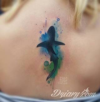 Niesamowite w swojej formie tatuaże-rękawy zajmują cała powierzchnię ramiona i przedramiona. Tworzą jednolitą zdobiącą ciało całość. Taki graficzny rękaw na skórze to tatuaż szczególnie ciekawy w przypadku aktywnych, silnych mężczyzn. 