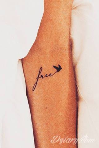 Niesamowite w swojej formie tatuaże-rękawy zajmują cała powierzchnię ramiona i przedramiona. Tworzą jednolitą zdobiącą ciało całość. Taki graficzny rękaw na skórze to tatuaż szczególnie ciekawy w przypadku aktywnych, silnych mężczyzn. 