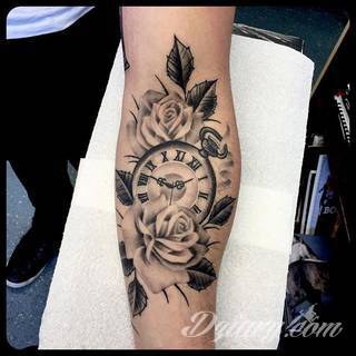 Niesamowite w swojej formie tatuaże-rękawy zajmują cała powierzchnię ramiona i przedramiona. Tworzą jednolitą zdobiącą ciało całość. Taki graficzny rękaw na skórze to tatuaż szczególnie ciekawy w przypadku aktywnych, silnych mężczyzn. 