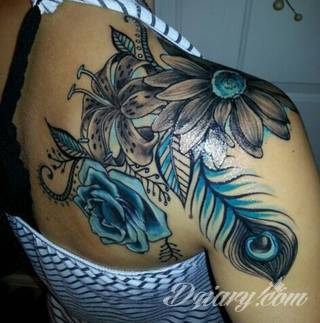 Niesamowite w swojej formie tatuaże-rękawy zajmują cała powierzchnię ramiona i przedramiona. Tworzą jednolitą zdobiącą ciało całość. Taki graficzny rękaw na skórze to tatuaż szczególnie ciekawy w przypadku aktywnych, silnych mężczyzn. 