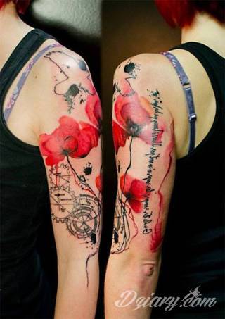 Niesamowite w swojej formie tatuaże-rękawy zajmują cała powierzchnię ramiona i przedramiona. Tworzą jednolitą zdobiącą ciało całość. Taki graficzny rękaw na skórze to tatuaż szczególnie ciekawy w przypadku aktywnych, silnych mężczyzn. 