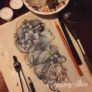 Niesamowite w swojej formie tatuaże-rękawy zajmują cała powierzchnię ramiona i przedramiona. Tworzą jednolitą zdobiącą ciało całość. Taki graficzny rękaw na skórze to tatuaż szczególnie ciekawy w przypadku aktywnych, silnych mężczyzn. 