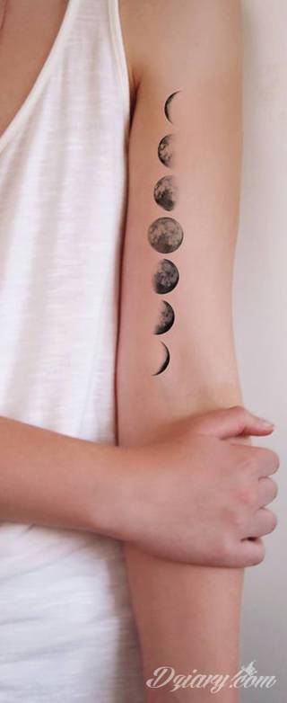 Niesamowite w swojej formie tatuaże-rękawy zajmują cała powierzchnię ramiona i przedramiona. Tworzą jednolitą zdobiącą ciało całość. Taki graficzny rękaw na skórze to tatuaż szczególnie ciekawy w przypadku aktywnych, silnych mężczyzn. 