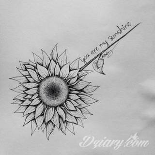 Niesamowite w swojej formie tatuaże-rękawy zajmują cała powierzchnię ramiona i przedramiona. Tworzą jednolitą zdobiącą ciało całość. Taki graficzny rękaw na skórze to tatuaż szczególnie ciekawy w przypadku aktywnych, silnych mężczyzn. 