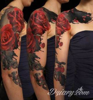 Niesamowite w swojej formie tatuaże-rękawy zajmują cała powierzchnię ramiona i przedramiona. Tworzą jednolitą zdobiącą ciało całość. Taki graficzny rękaw na skórze to tatuaż szczególnie ciekawy w przypadku aktywnych, silnych mężczyzn. 