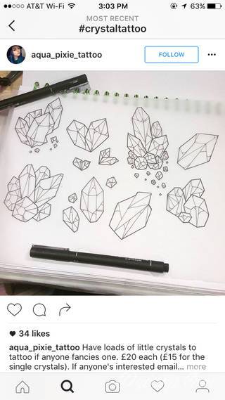 Niesamowite w swojej formie tatuaże-rękawy zajmują cała powierzchnię ramiona i przedramiona. Tworzą jednolitą zdobiącą ciało całość. Taki graficzny rękaw na skórze to tatuaż szczególnie ciekawy w przypadku aktywnych, silnych mężczyzn. 